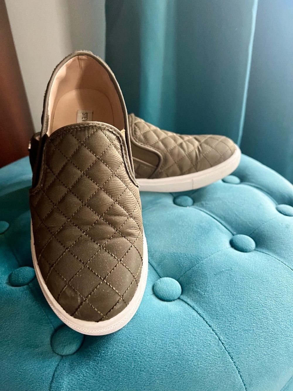 Steve Madden slip on quilted olive sneaker loafers
